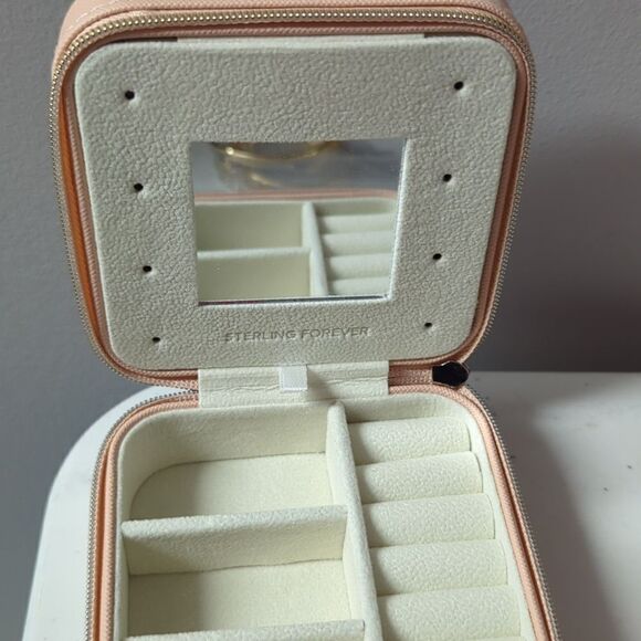 NWT Jewelry Case with 3 Gold Earrings - Picture 6 of 7